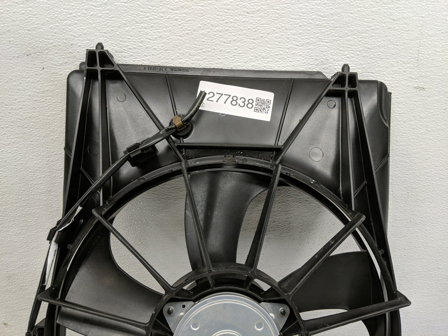 2024 Honda Passport Electric Radiator Cooling Fan Motor Assembly P/N:19020-RV0-A01 Fits OEM Used Auto Parts - Oemusedautopar