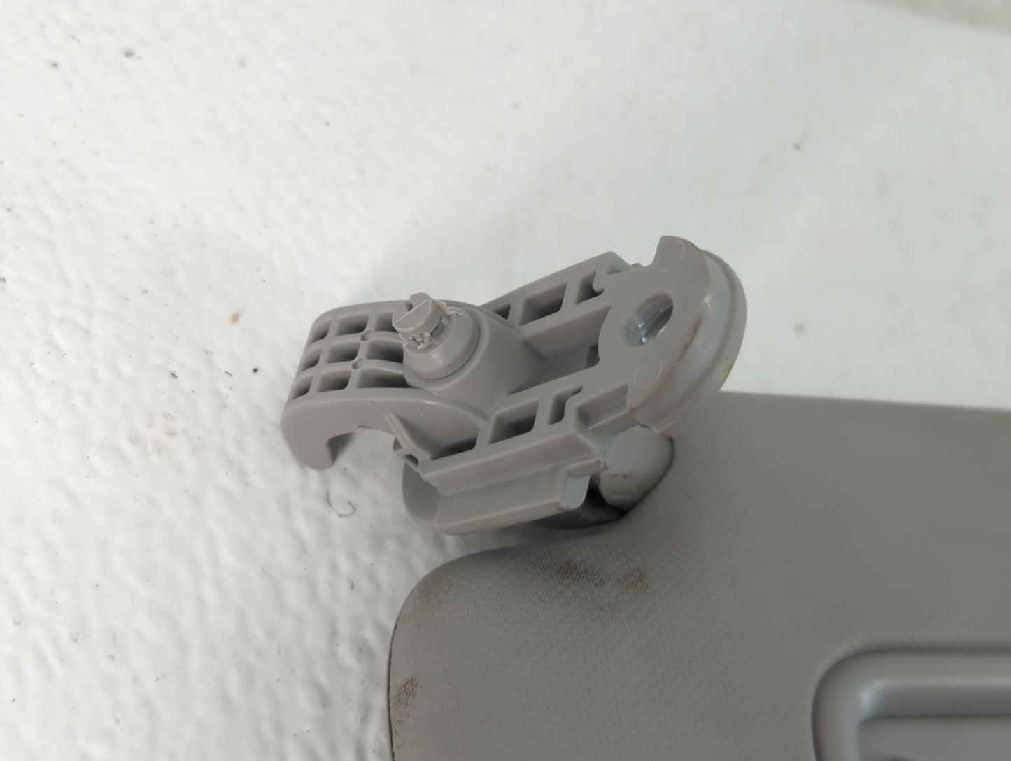 2024 Hyundai Elantra Sun Visor Shade Replacement Driver Left Mirror Fits OEM Used Auto Parts - Oemusedautoparts1.com