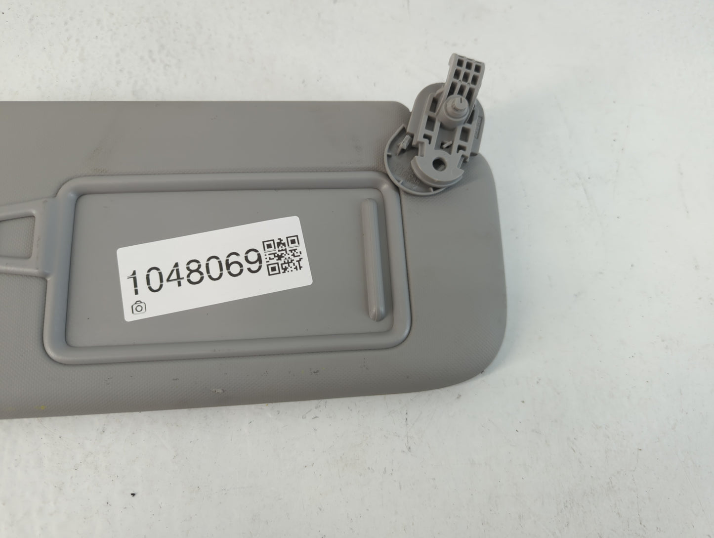 2018-2020 Hyundai Elantra Sun Visor Shade Replacement Passenger Right Mirror Fits Fits 2018 2019 2020 OEM Used Auto Parts - 