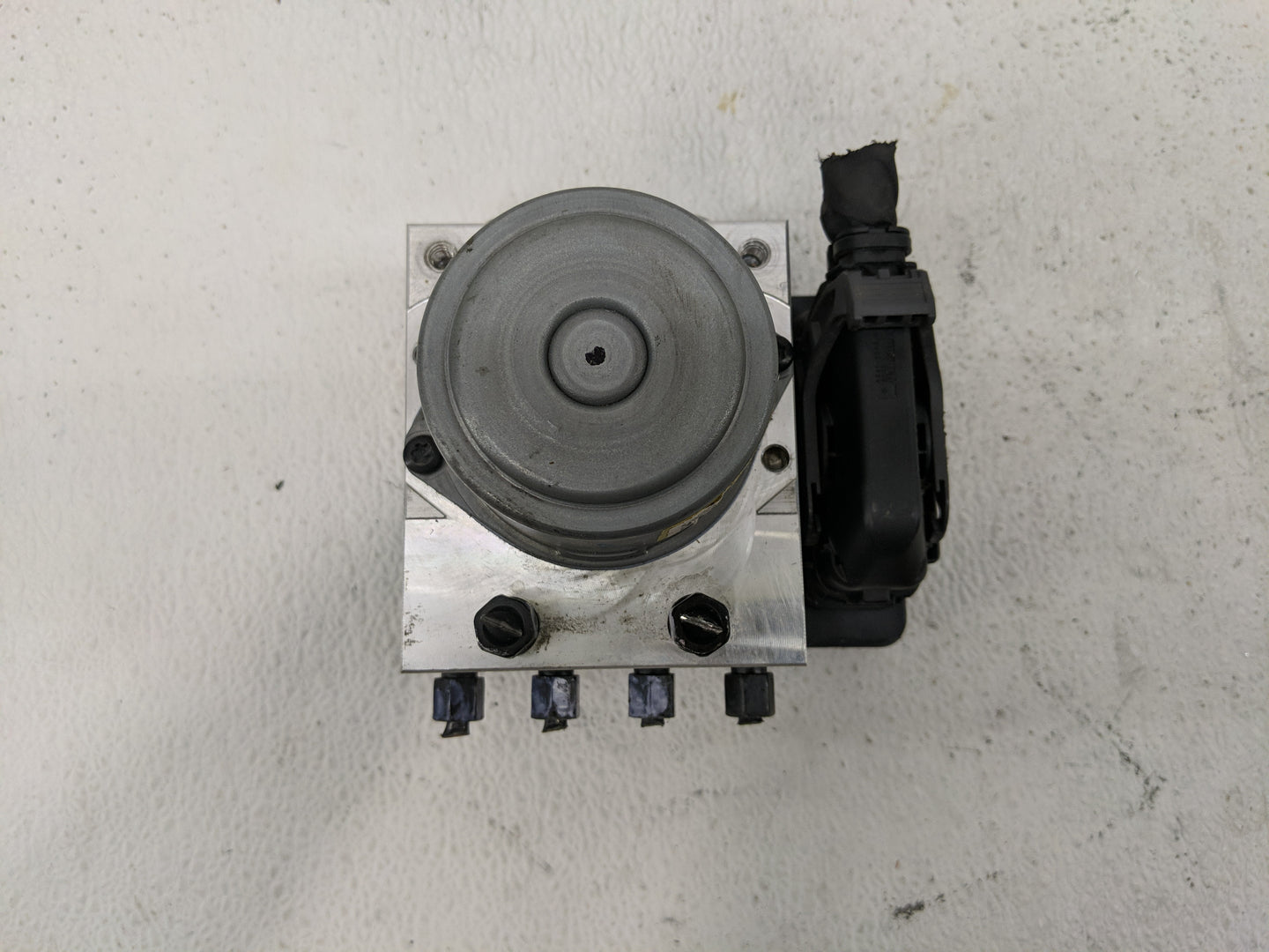 2024 Hyundai Elantra ABS Pump Control Module Replacement P/N:58900-AA550 Fits OEM Used Auto Parts - Oemusedautoparts1.com
