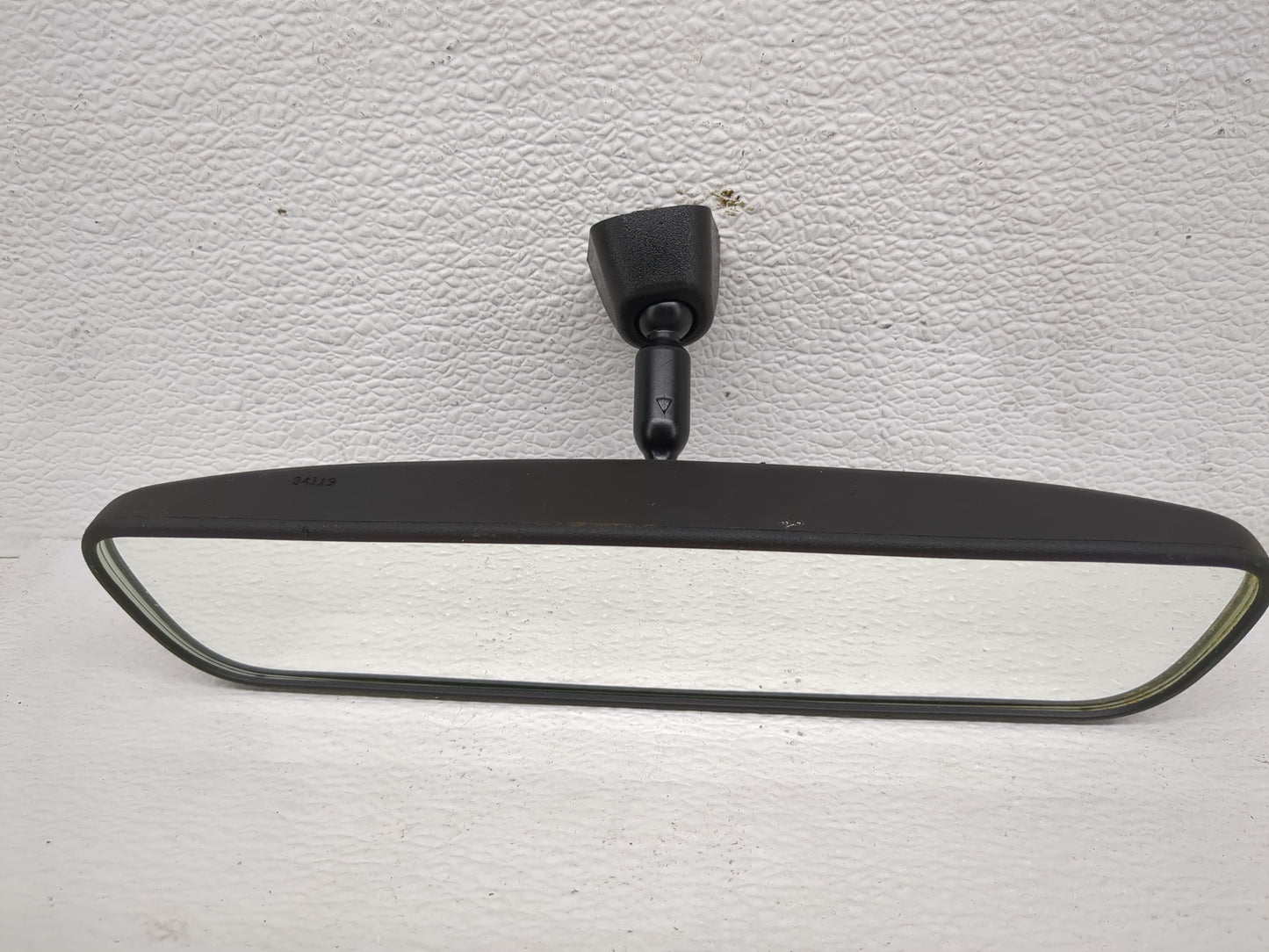 2021-2022 Hyundai Elantra Interior Rear View Mirror Replacement OEM P/N:E13049896 Fits Fits 2020 2021 2022 2023 OEM Used Aut