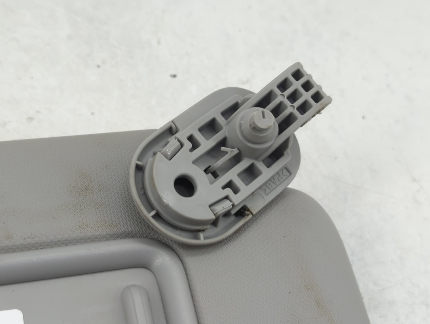 2021-2022 Hyundai Elantra Sun Visor Shade Replacement Passenger Right Mirror Fits Fits 2021 2022 OEM Used Auto Parts - Oemus