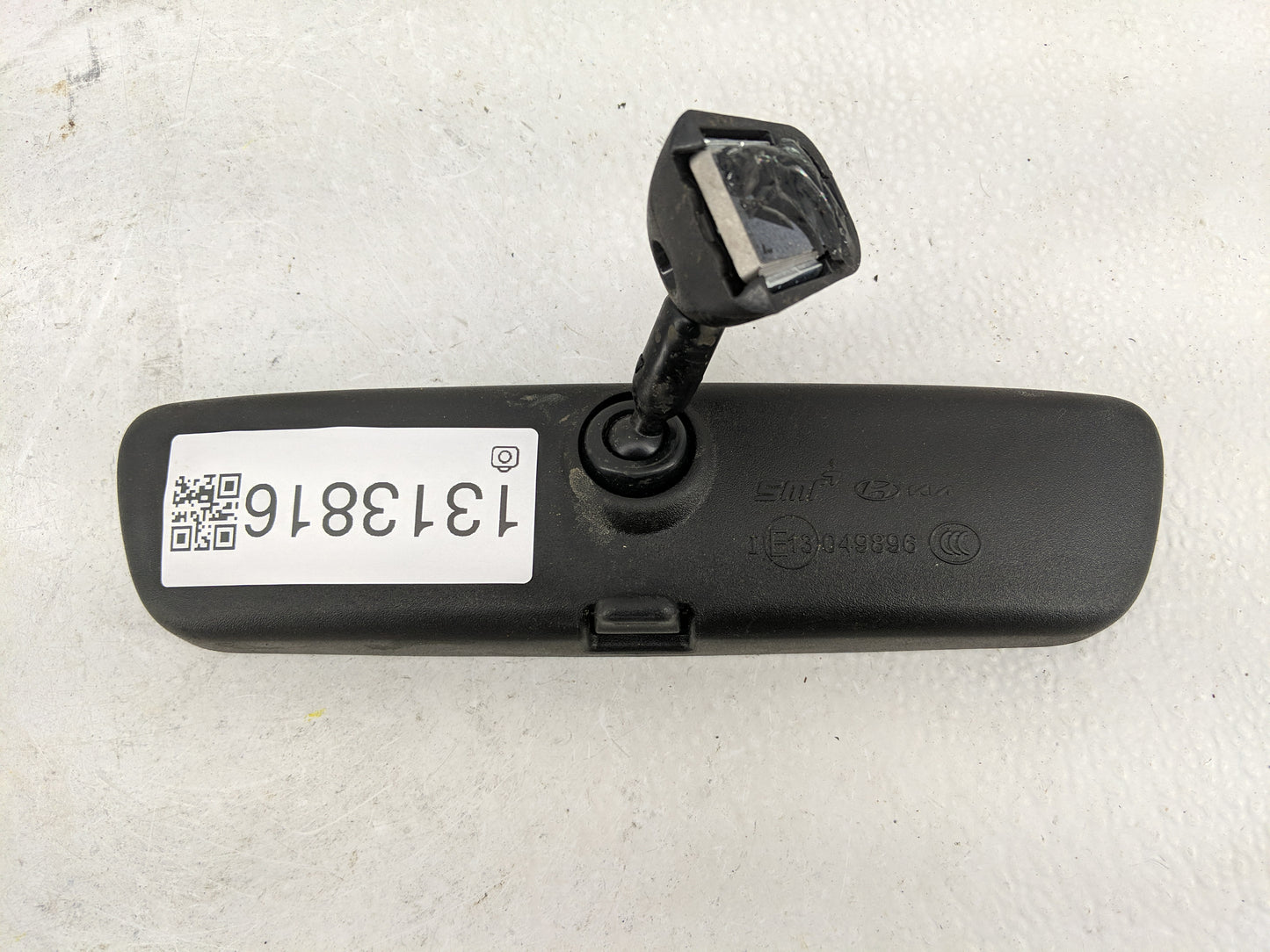 2021-2022 Hyundai Elantra Interior Rear View Mirror Replacement OEM P/N:E13049896 Fits Fits 2020 2021 2022 2023 OEM Used Aut