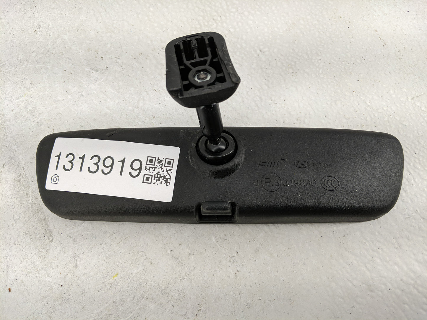 2021-2022 Hyundai Elantra Interior Rear View Mirror Replacement OEM P/N:E13049896 Fits Fits 2020 2021 2022 2023 OEM Used Aut