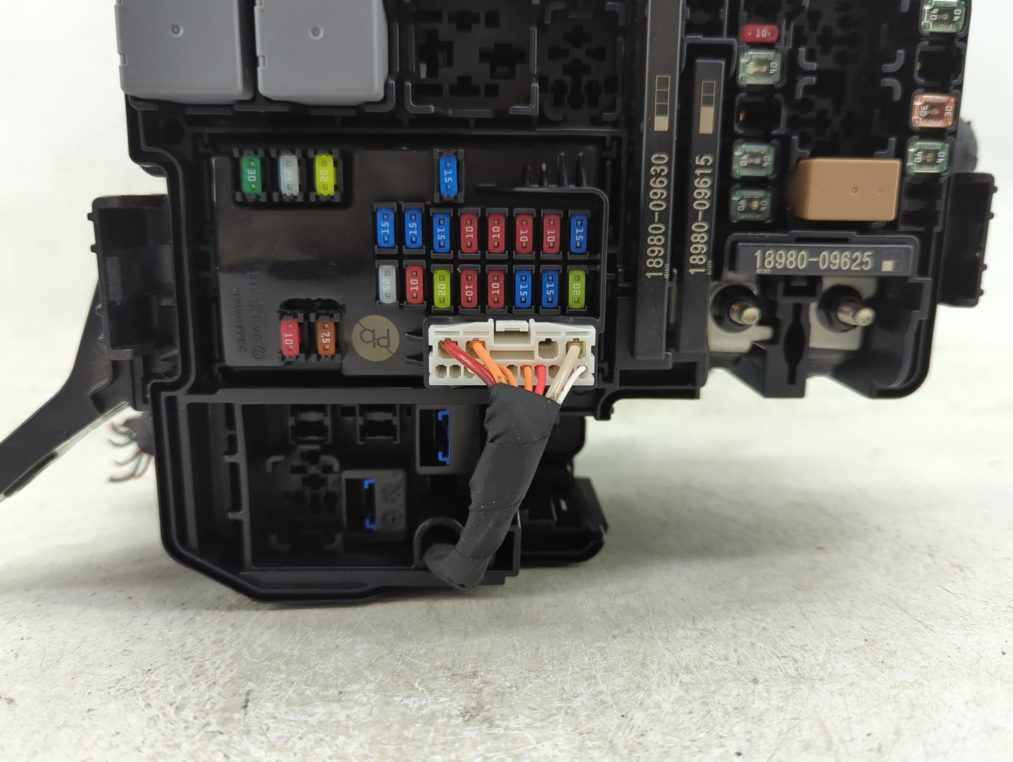 2024 Hyundai Elantra Fusebox Fuse Box Panel Relay Module P/N:91956-AA220 Fits OEM Used Auto Parts - Oemusedautoparts1.com