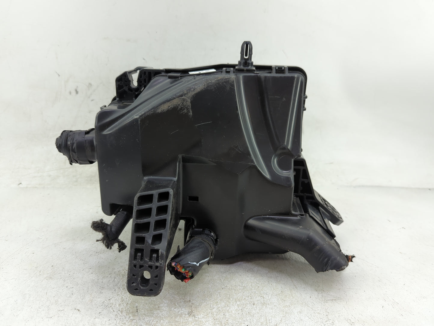 2024 Hyundai Elantra Fusebox Fuse Box Panel Relay Module P/N:91956-AA220 Fits OEM Used Auto Parts - Oemusedautoparts1.com