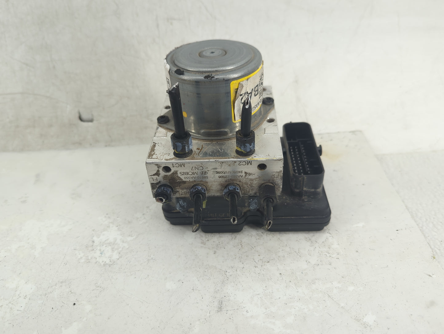 2024 Hyundai Elantra ABS Pump Control Module Replacement P/N:58900-AA550 Fits OEM Used Auto Parts - Oemusedautoparts1.com