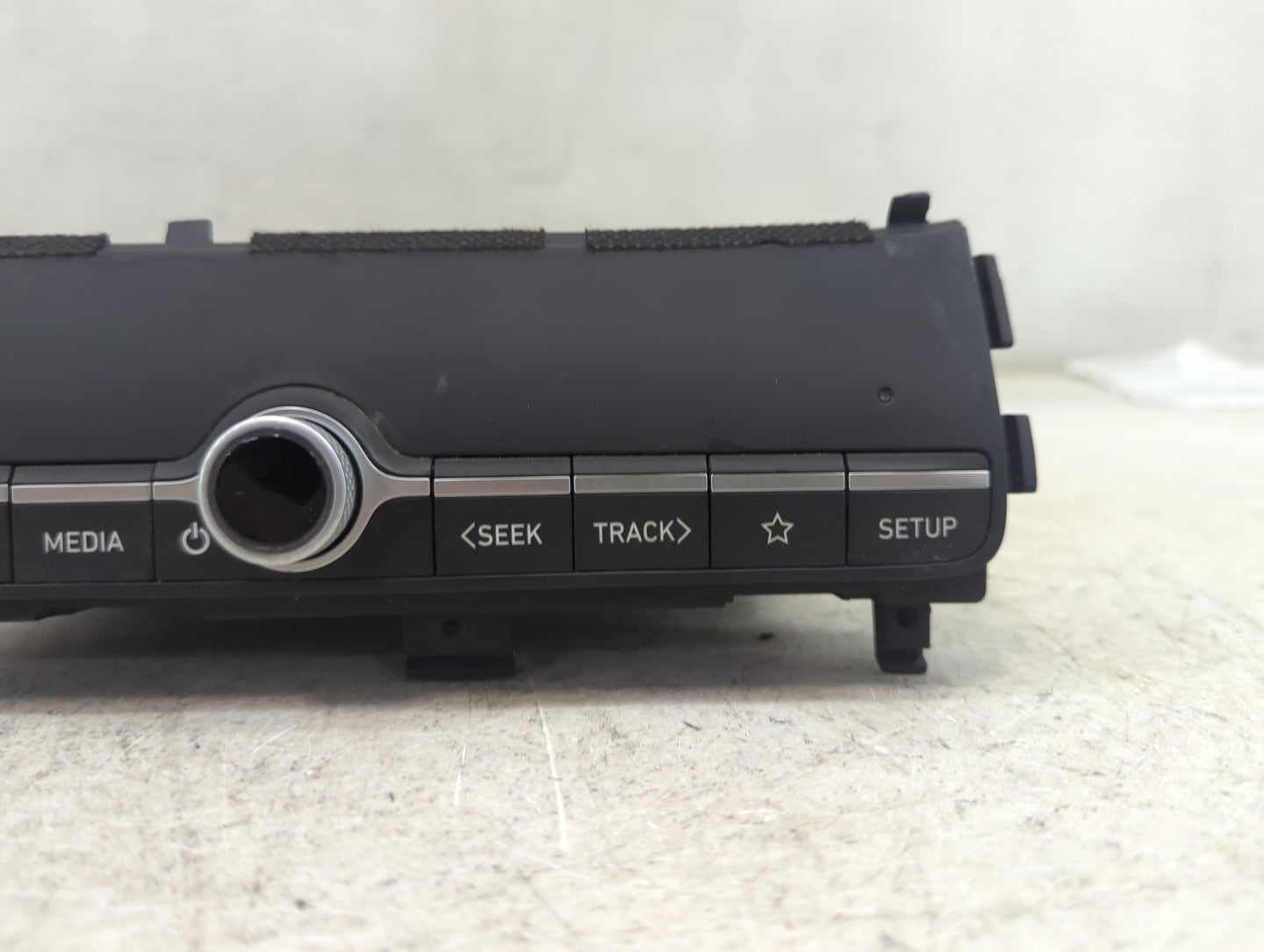 2024 Hyundai Elantra Radio AM FM Cd Player Receiver Replacement P/N:96560-AA720NNB VT2550AAN Fits OEM Used Auto Parts - Oemu