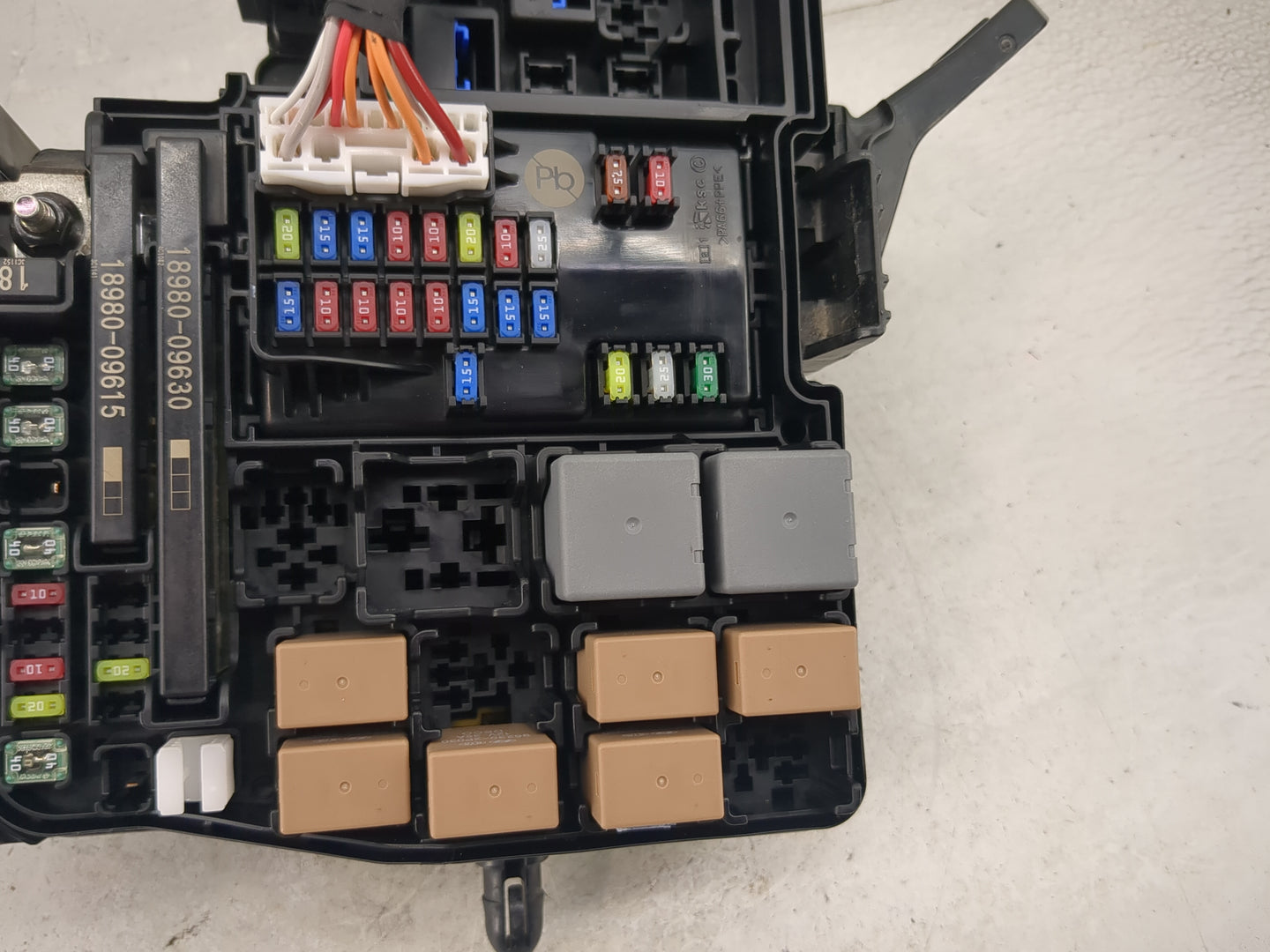 2019-2020 Hyundai Elantra Fusebox Fuse Box Panel Relay Module P/N:18980-09625 18980-09615, 18980-09630 Fits Fits 2019 2020 O