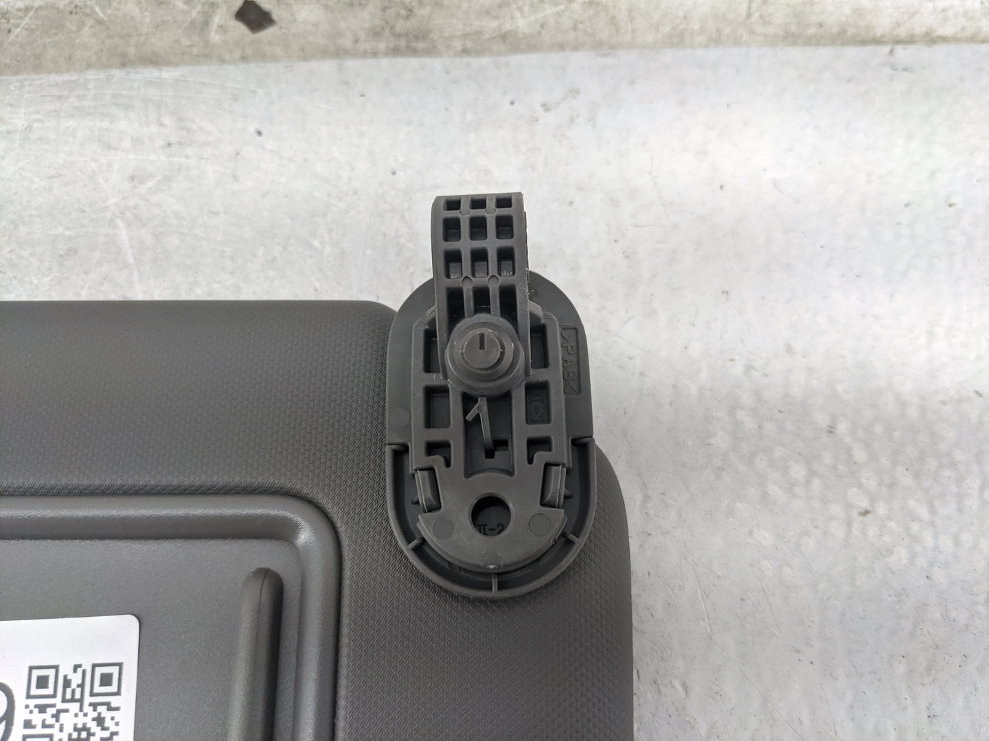 2024 Hyundai Elantra Sun Visor Shade Replacement Passenger Right Mirror Fits OEM Used Auto Parts - Oemusedautoparts1.com