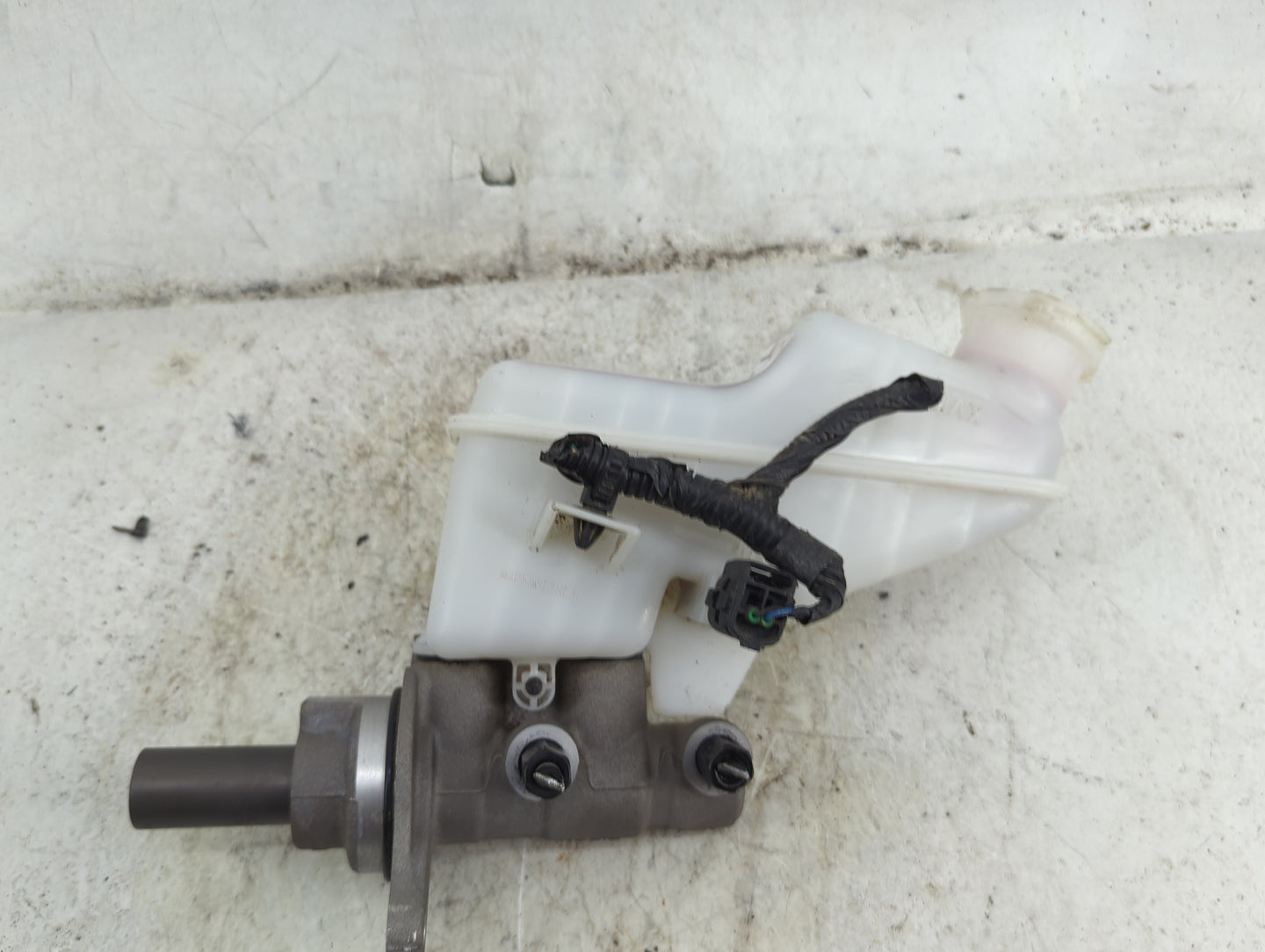 2024 Hyundai Elantra Brake Master Cylinder - Oemusedautoparts1.com