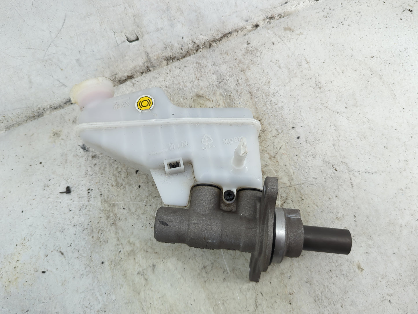 2024 Hyundai Elantra Brake Master Cylinder - Oemusedautoparts1.com