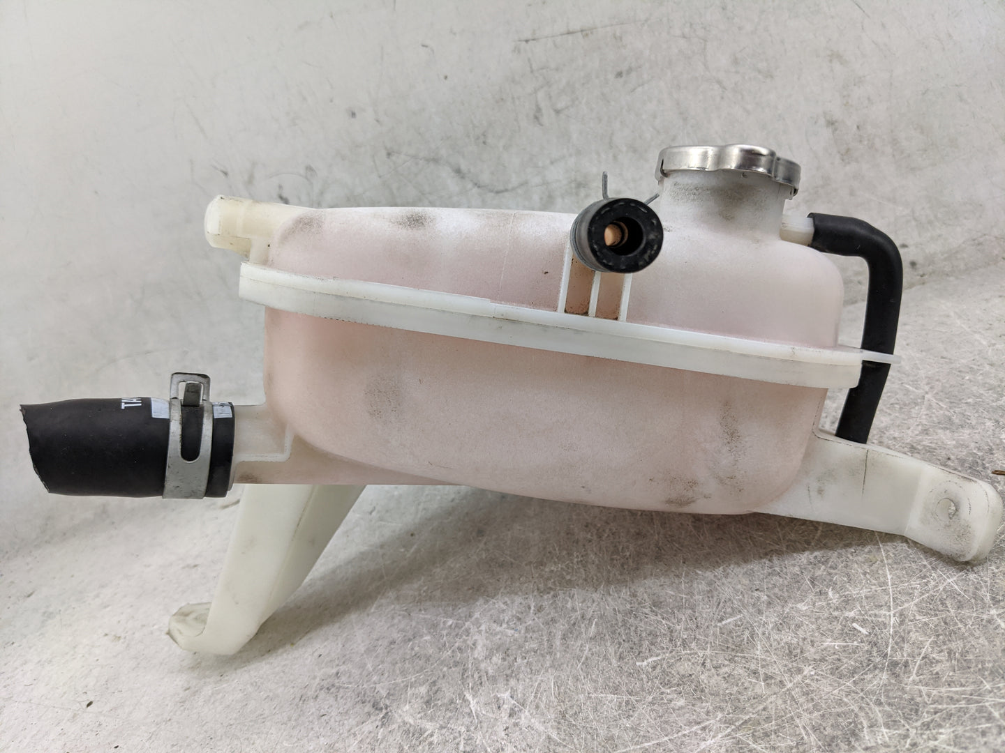 2021 Hyundai Elantra Radiator Coolant Overflow Expansion Tank Bottle - Oemusedautoparts1.com