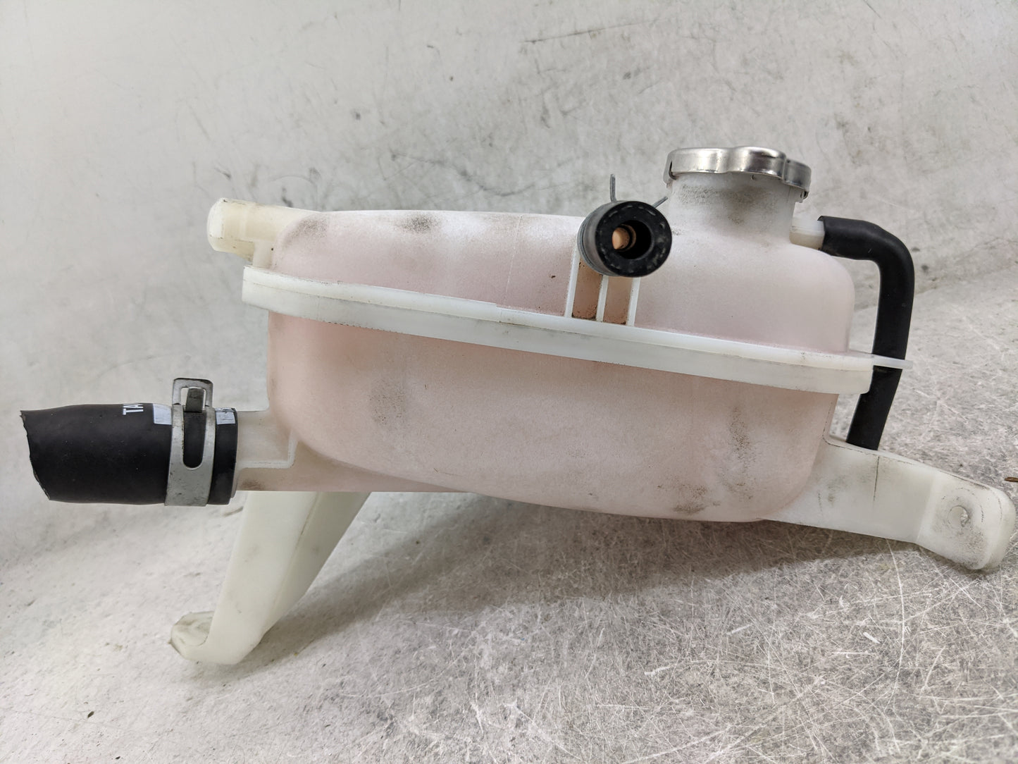 2021 Hyundai Elantra Radiator Coolant Overflow Expansion Tank Bottle - Oemusedautoparts1.com