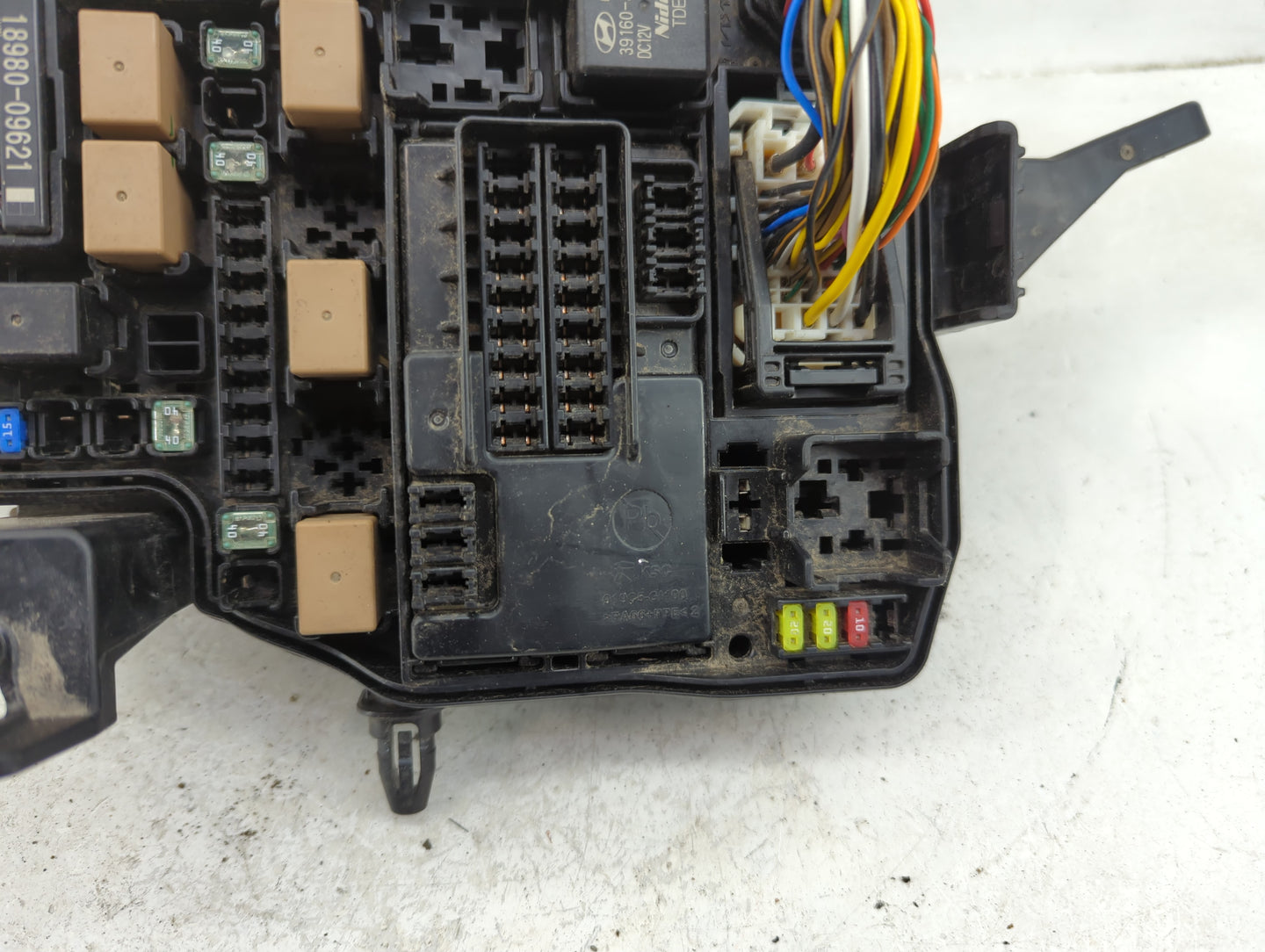 2024 Hyundai Ioniq5 Fusebox Fuse Box Panel Relay Module P/N:91211-G1781CA Fits OEM Used Auto Parts - Oemusedautoparts1.com