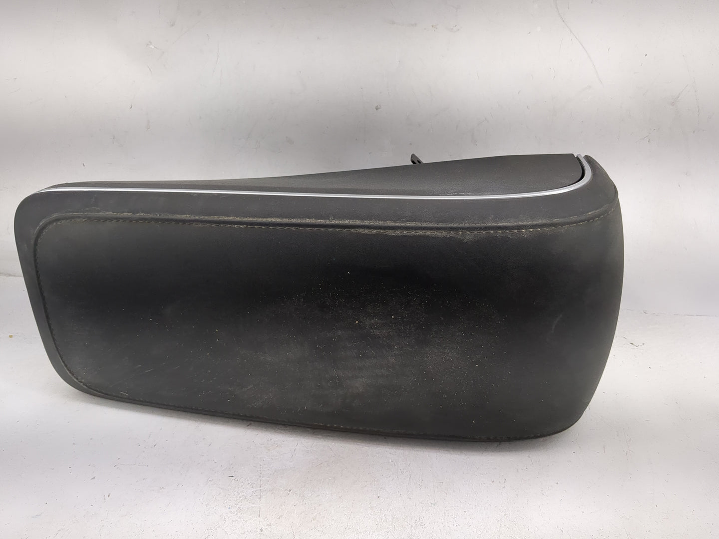2024 Hyundai Ioniq5 Center Console Armrest Cover Lid Fits OEM Used Auto Parts - Oemusedautoparts1.com