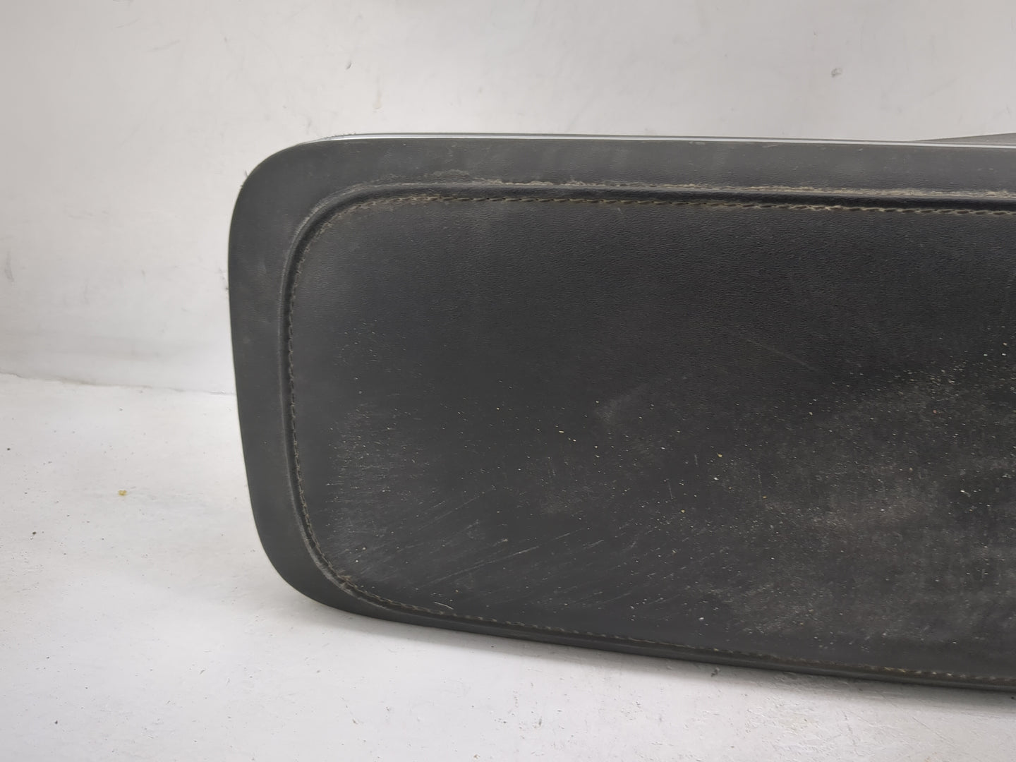 2024 Hyundai Ioniq5 Center Console Armrest Cover Lid Fits OEM Used Auto Parts - Oemusedautoparts1.com