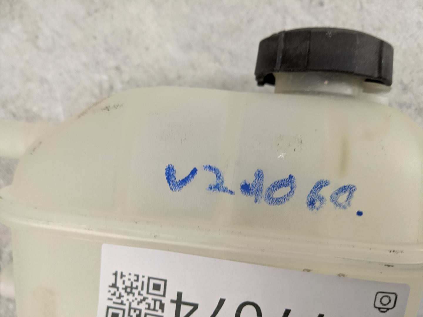 2024 Hyundai Ioniq 5 Radiator Coolant Overflow Expansion Tank Bottle - Oemusedautoparts1.com