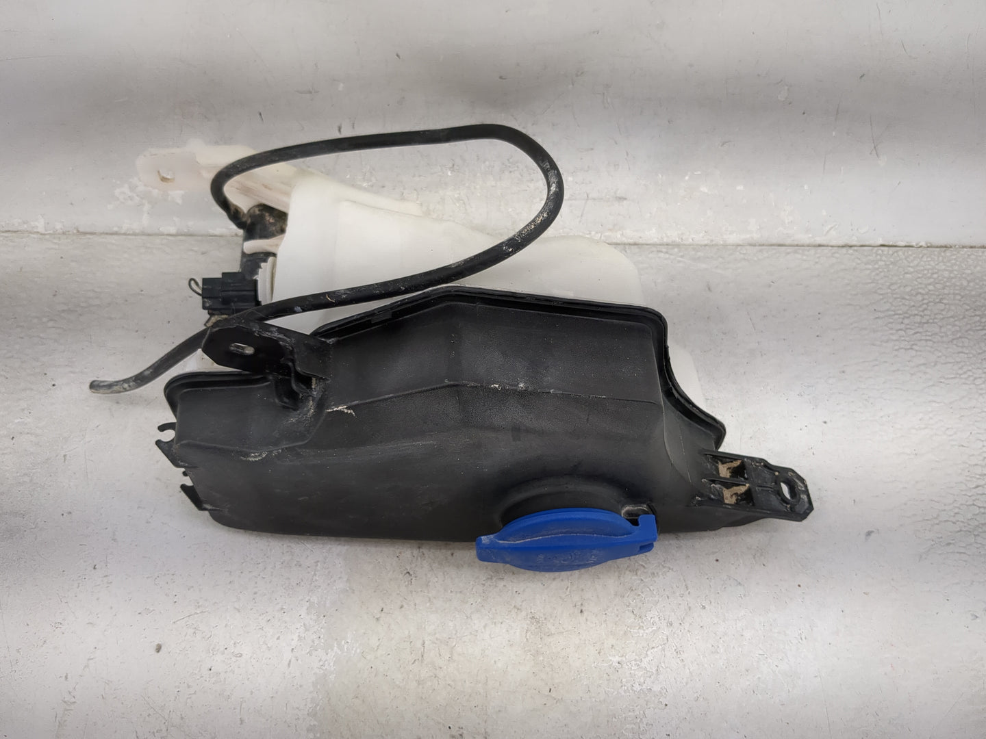 2024 Hyundai Ioniq 5 Windshield Washer Fluid Reservoir Bottle Oem - Oemusedautoparts1.com