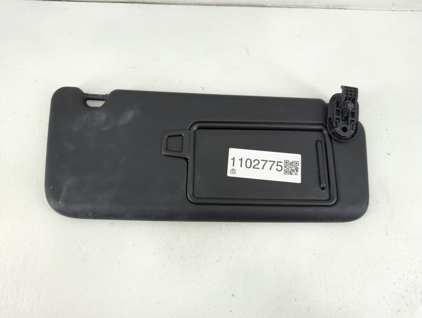 2024 Hyundai Kona Sun Visor Shade Replacement Passenger Right Mirror Fits OEM Used Auto Parts - Oemusedautoparts1.com