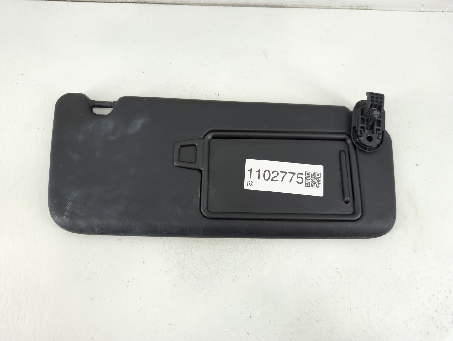 2024 Hyundai Kona Sun Visor Shade Replacement Passenger Right Mirror Fits OEM Used Auto Parts - Oemusedautoparts1.com