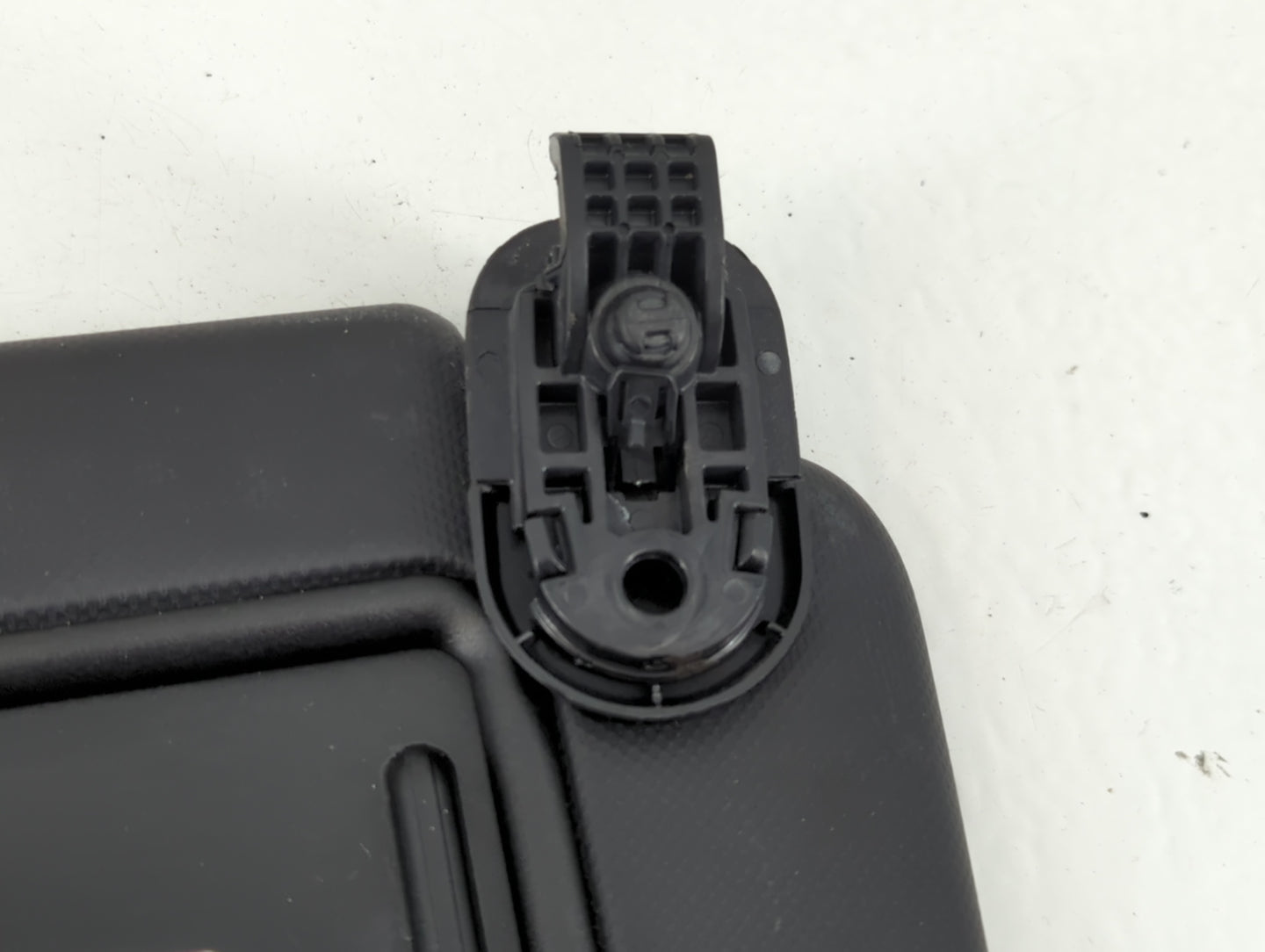 2024 Hyundai Kona Sun Visor Shade Replacement Passenger Right Mirror Fits OEM Used Auto Parts - Oemusedautoparts1.com