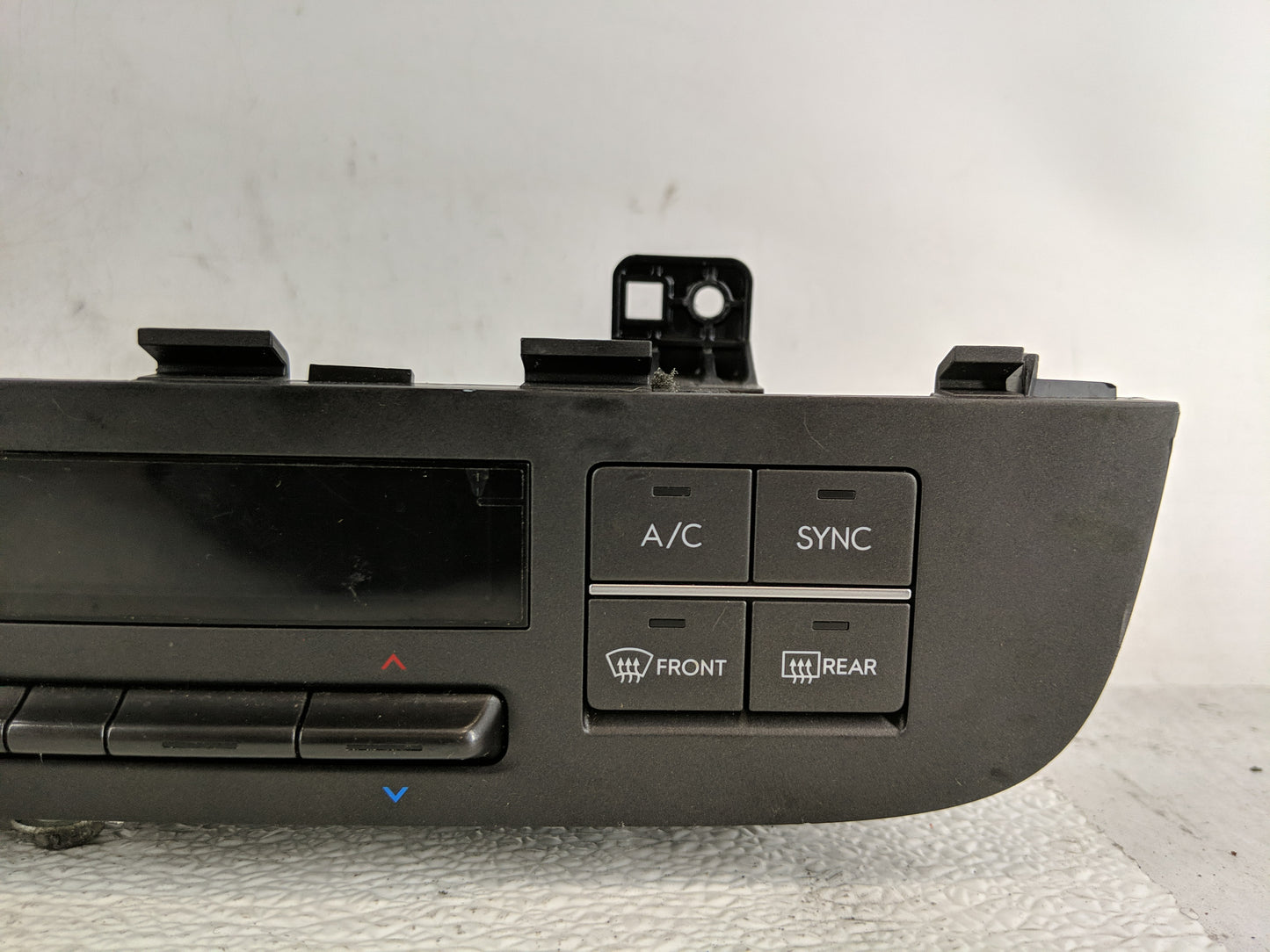 2024 Hyundai Kona Climate Control Module Temperature AC/Heater Replacement P/N:97250-BE430 Fits OEM Used Auto Parts - Oemuse