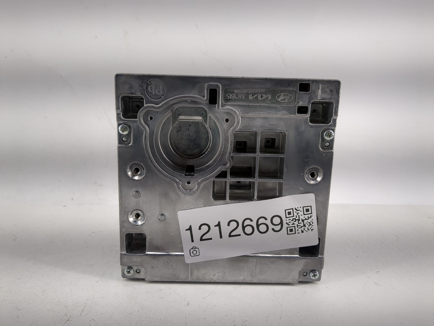 2024 Hyundai Kona Radio AM FM Cd Player Receiver Replacement P/N:940C3BE300 Fits OEM Used Auto Parts - Oemusedautoparts1.com