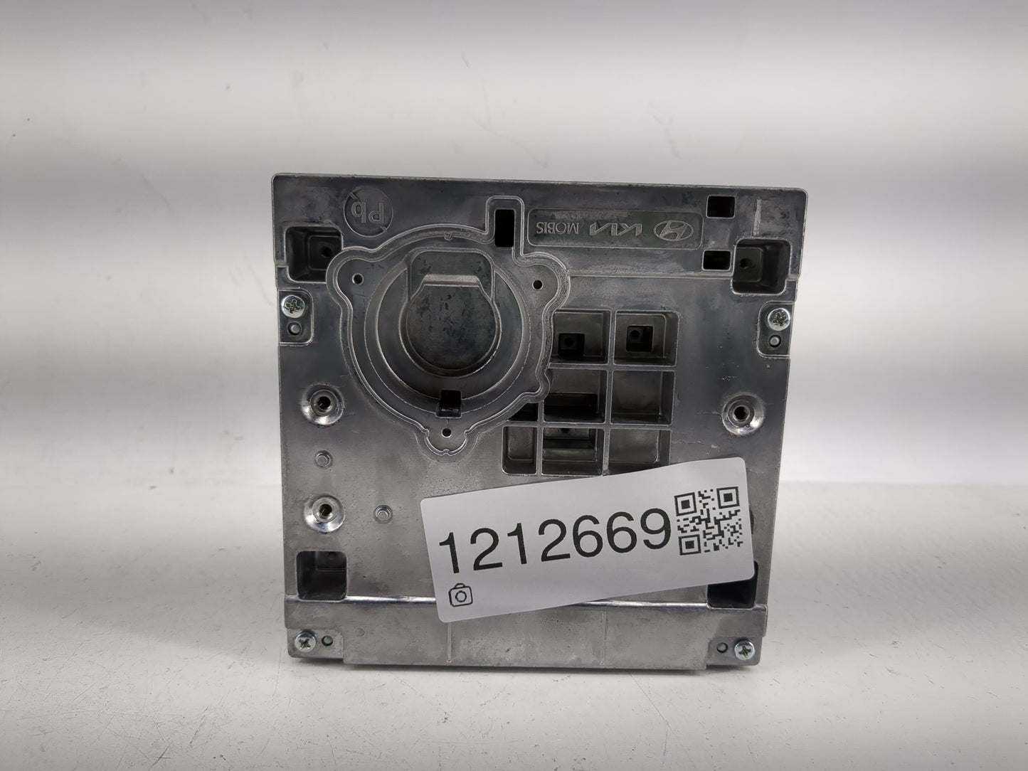 2024 Hyundai Kona Radio AM FM Cd Player Receiver Replacement P/N:940C3BE300 Fits OEM Used Auto Parts - Oemusedautoparts1.com