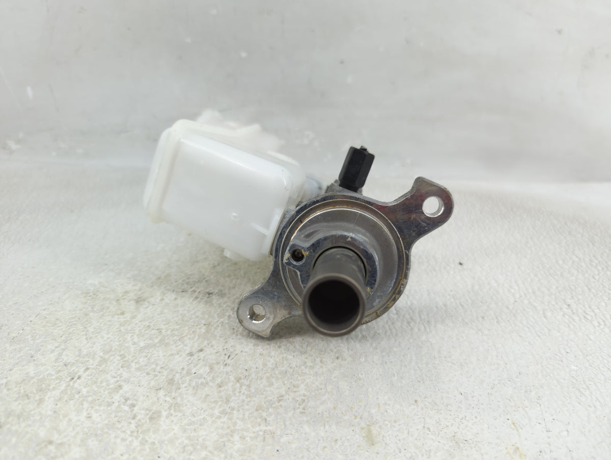 2024 Hyundai Kona Brake Master Cylinder 1311504 - Oemusedautoparts1.com