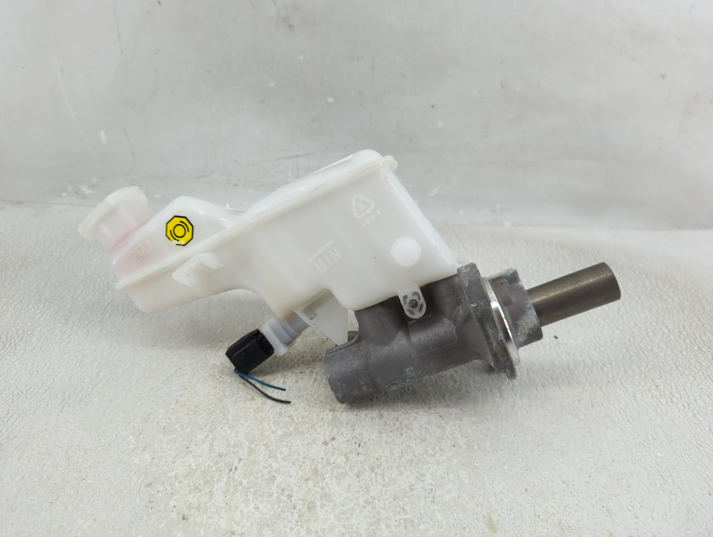 2024 Hyundai Kona Brake Master Cylinder - Oemusedautoparts1.com