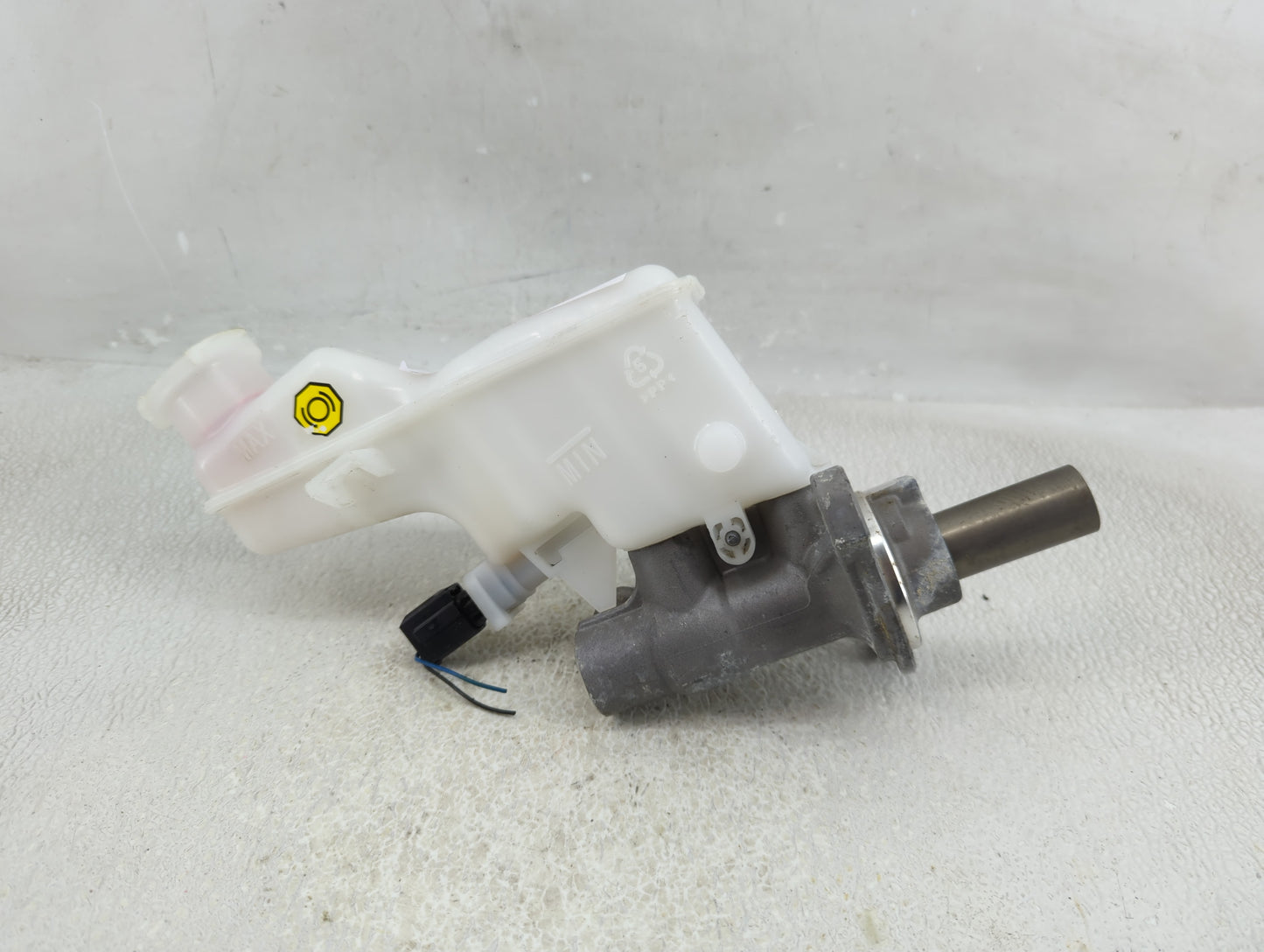 2024 Hyundai Kona Brake Master Cylinder - Oemusedautoparts1.com