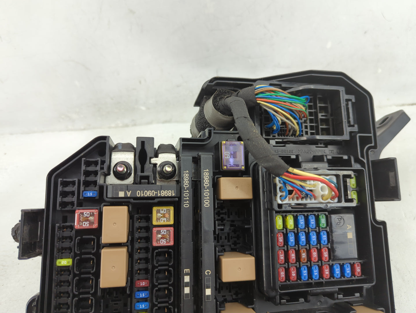 2024 Hyundai Kona Fusebox Fuse Box Panel Relay Module P/N:91956-BE020 Fits OEM Used Auto Parts - Oemusedautoparts1.com
