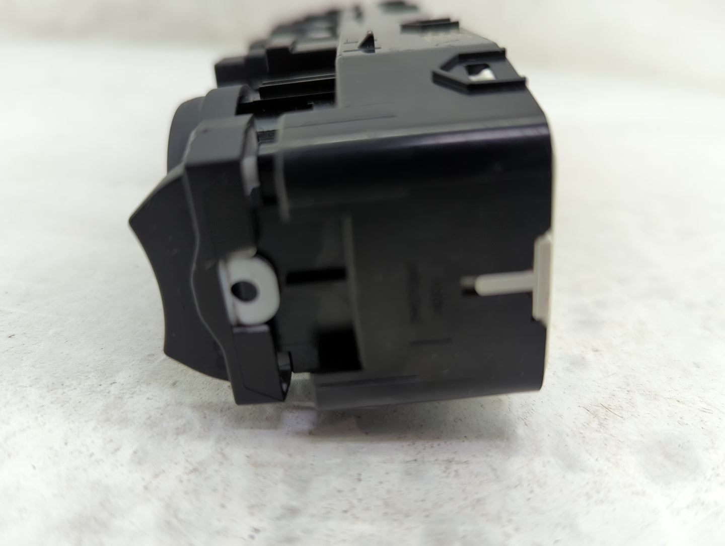 2024 Hyundai Kona Master Power Window Switch Replacement Driver Side Left P/N:299253648 Fits OEM Used Auto Parts - Oemusedau