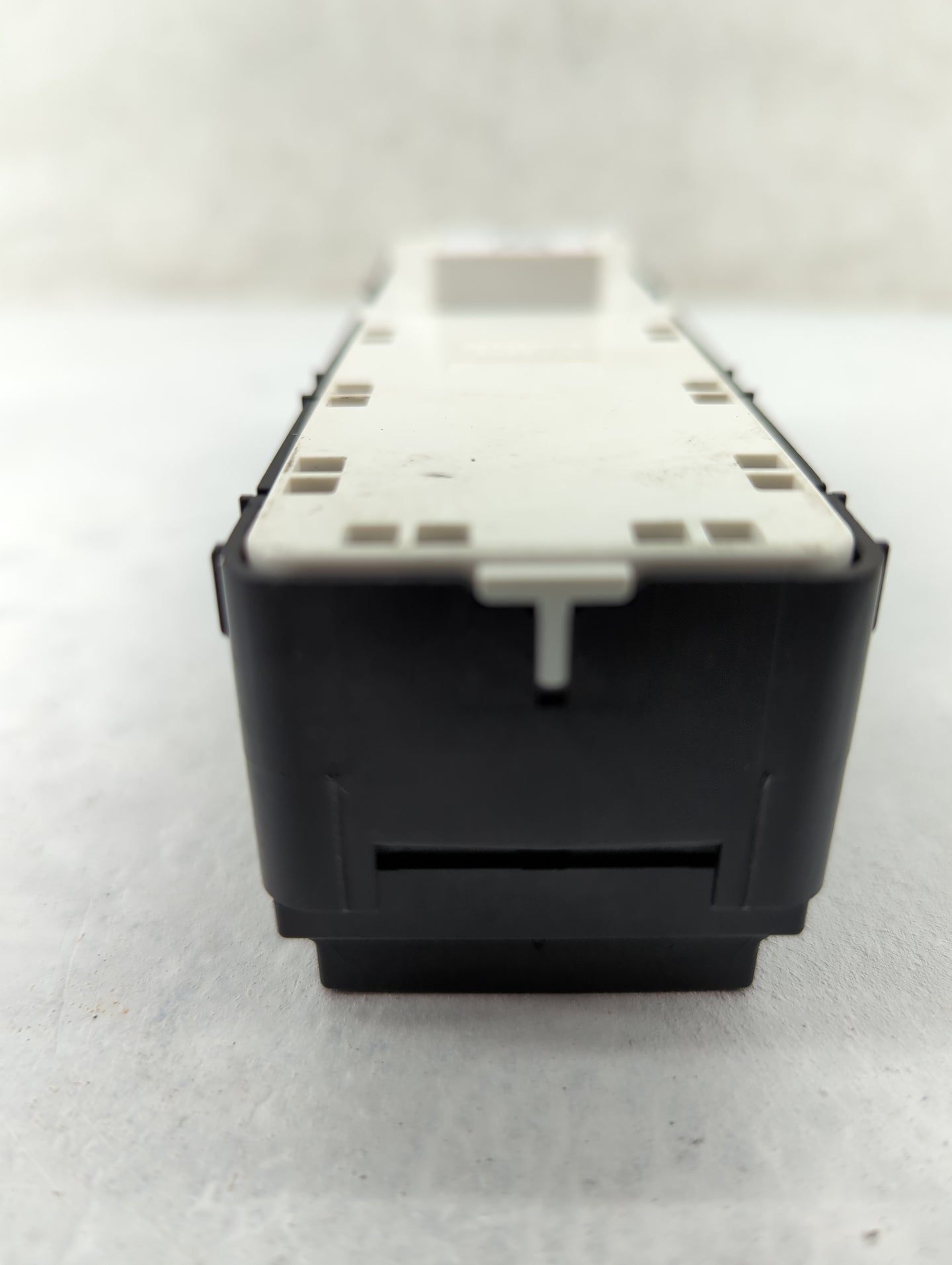 2024 Hyundai Kona Master Power Window Switch Replacement Driver Side Left P/N:299253648 Fits OEM Used Auto Parts - Oemusedau