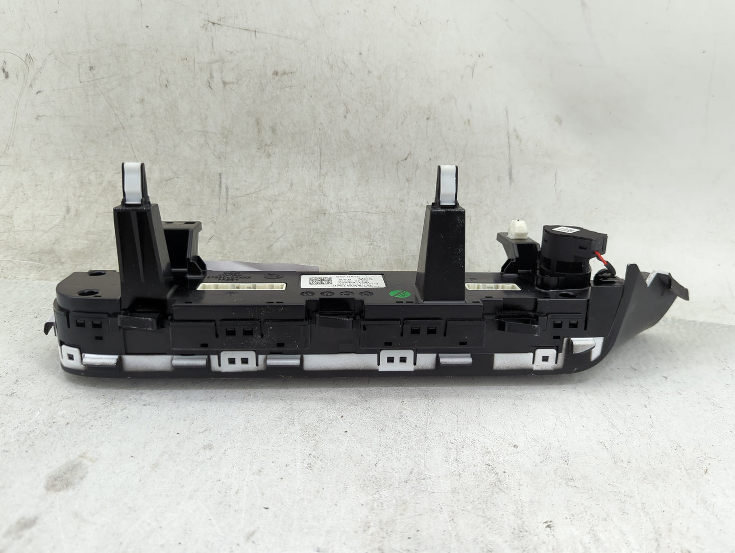 2024 Hyundai Kona Climate Control Module Temperature AC/Heater Replacement P/N:97250-BE430 Fits OEM Used Auto Parts - Oemuse