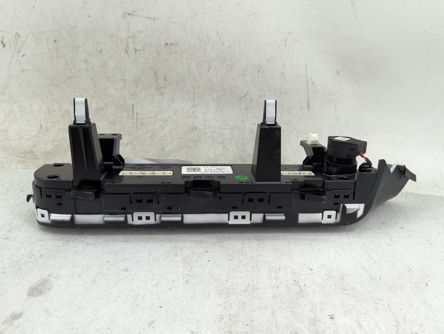 2024 Hyundai Kona Climate Control Module Temperature AC/Heater Replacement P/N:97250-BE430 Fits OEM Used Auto Parts - Oemuse