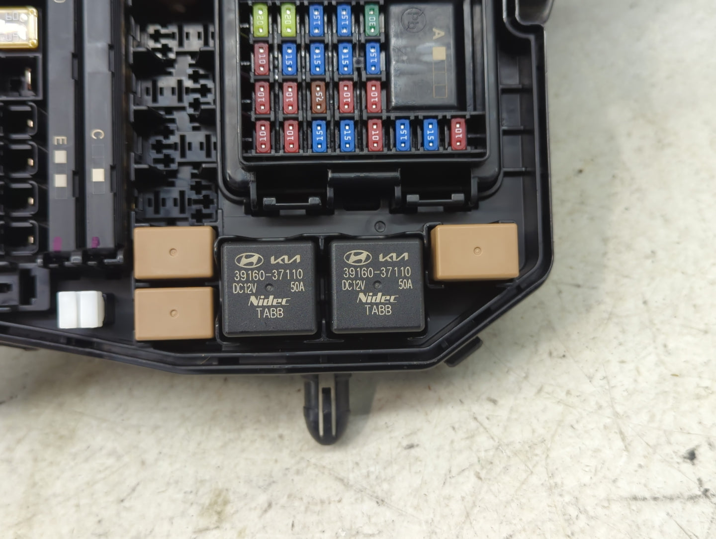 2024 Hyundai Kona Fusebox Fuse Box Panel Relay Module P/N:919AF-BE100 18981-09010, 18980-10110, 18980-10100, 39160-37110 Fit
