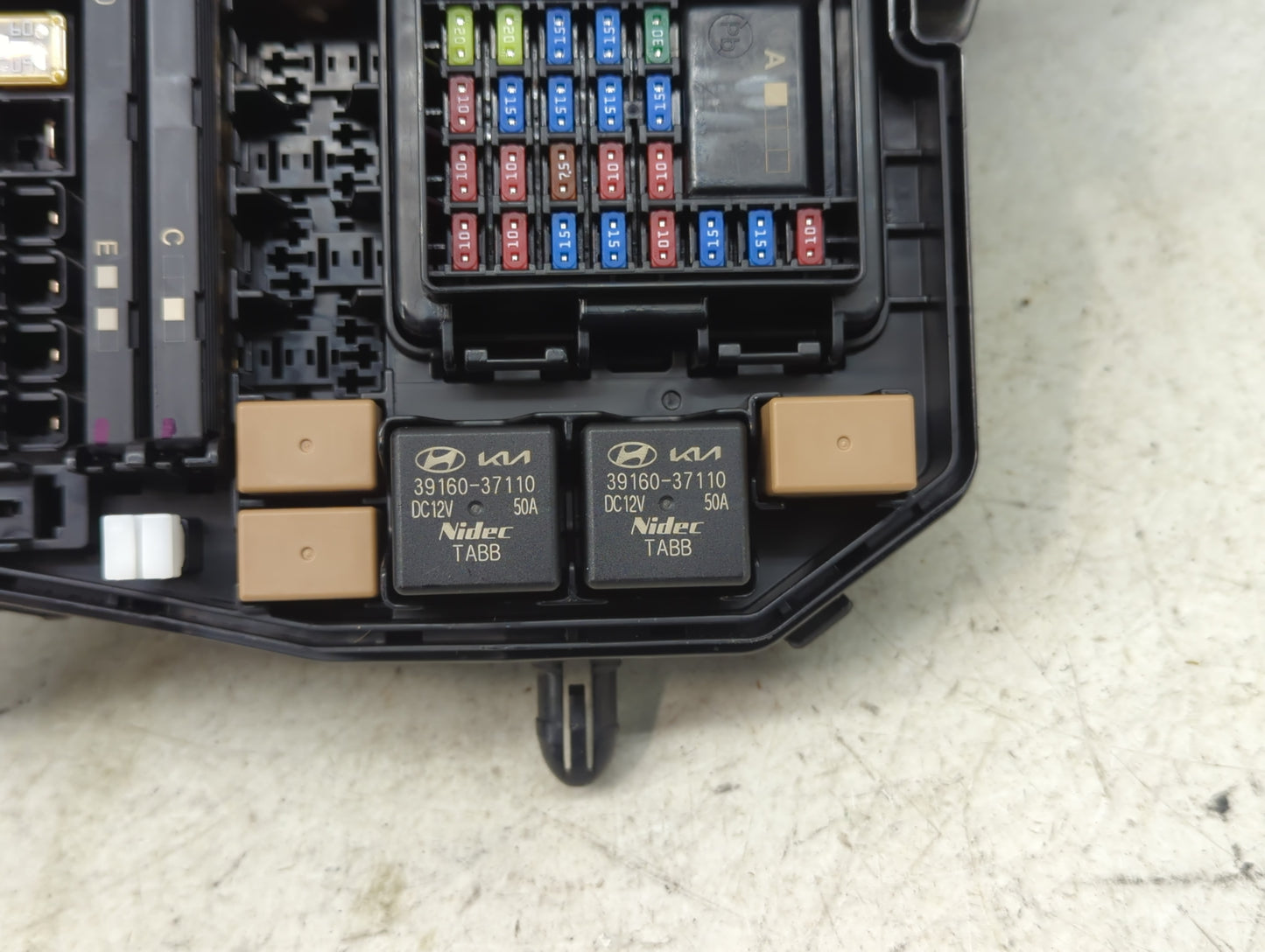 2024 Hyundai Kona Fusebox Fuse Box Panel Relay Module P/N:919AF-BE100 18981-09010, 18980-10110, 18980-10100, 39160-37110 Fit