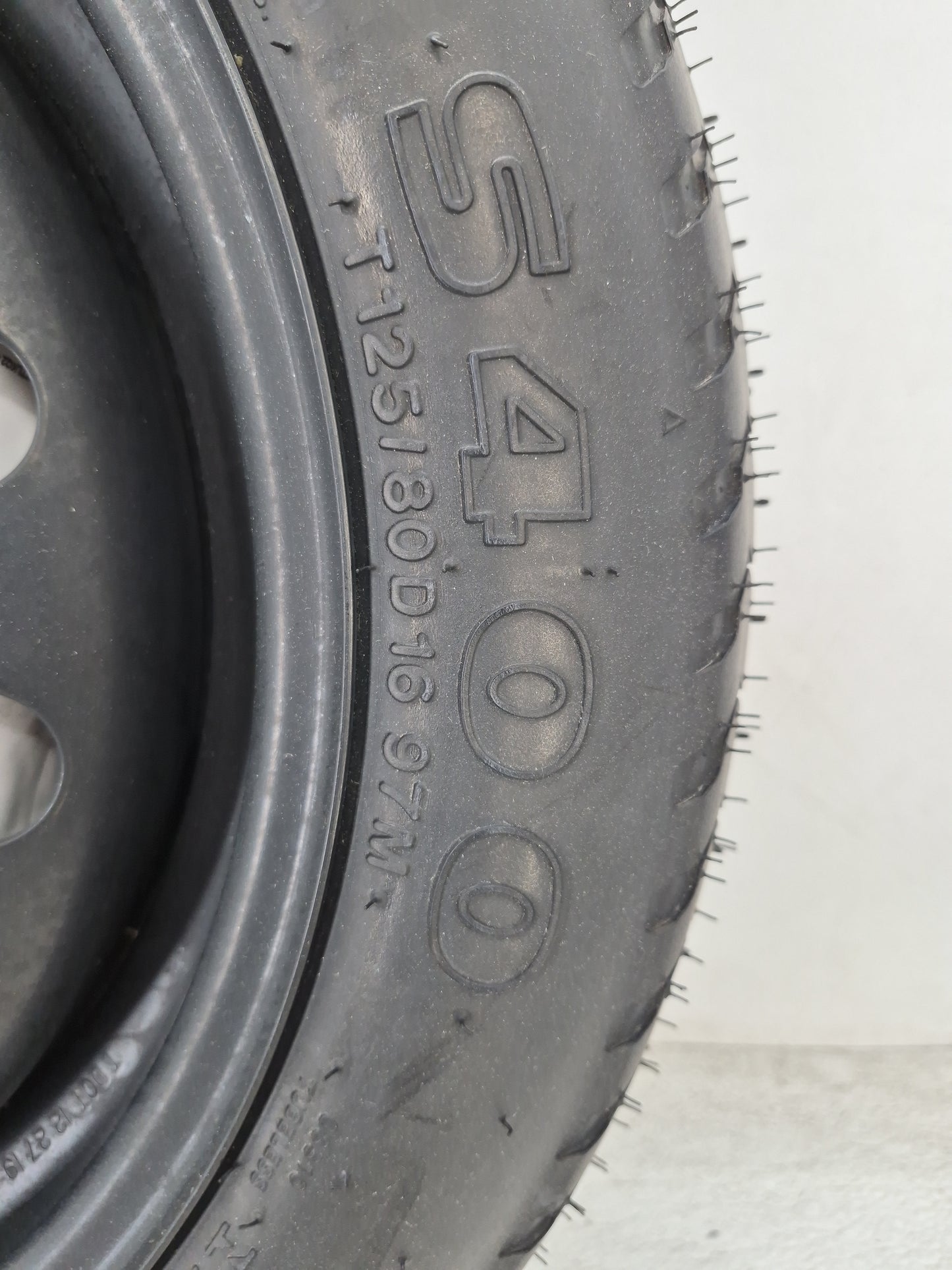2018-2022 Hyundai Kona Spare Donut Tire Wheel Rim Oem - Oemusedautoparts1.com