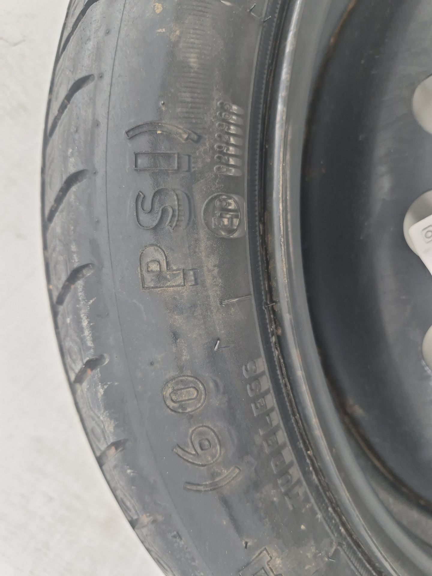 2018-2022 Hyundai Kona Spare Donut Tire Wheel Rim Oem 1462467 - Oemusedautoparts1.com