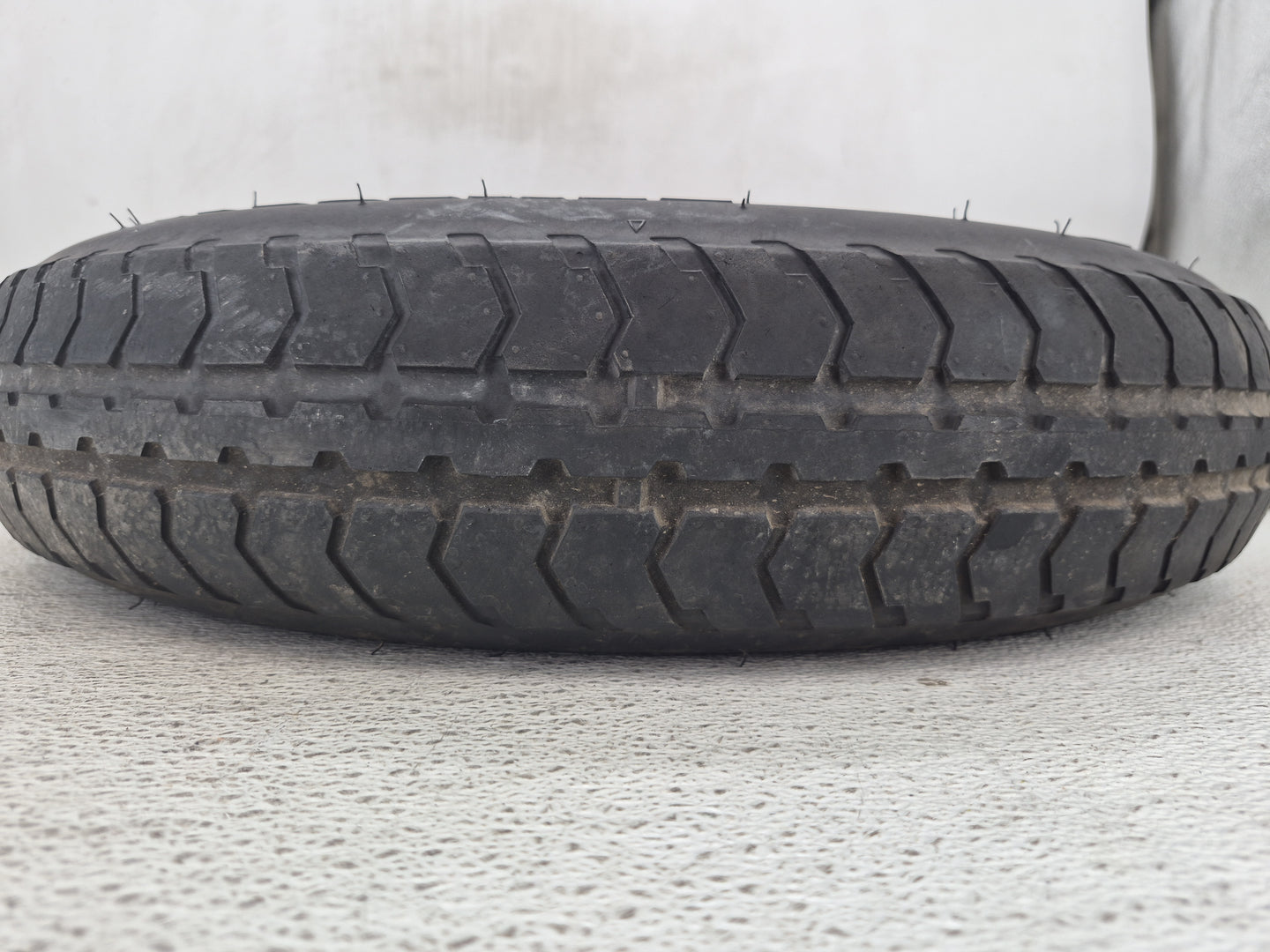 2018-2022 Hyundai Kona Spare Donut Tire Wheel Rim Oem 1462472 - Oemusedautoparts1.com