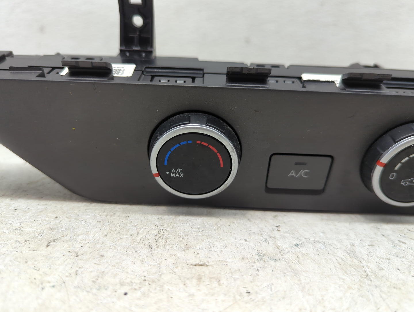 2024 Hyundai Kona Climate Control Module Temperature AC/Heater Replacement P/N:97250-BE030 C20039-7010 Fits OEM Used Auto Pa