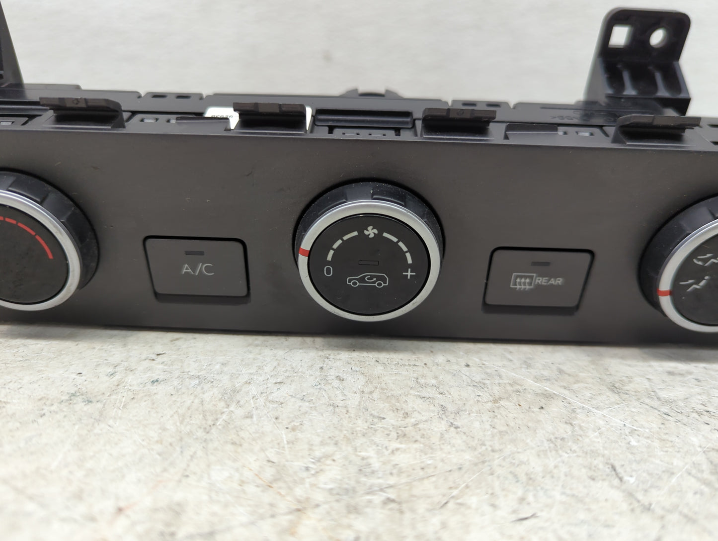 2024 Hyundai Kona Climate Control Module Temperature AC/Heater Replacement P/N:97250-BE030 C20039-7010 Fits OEM Used Auto Pa