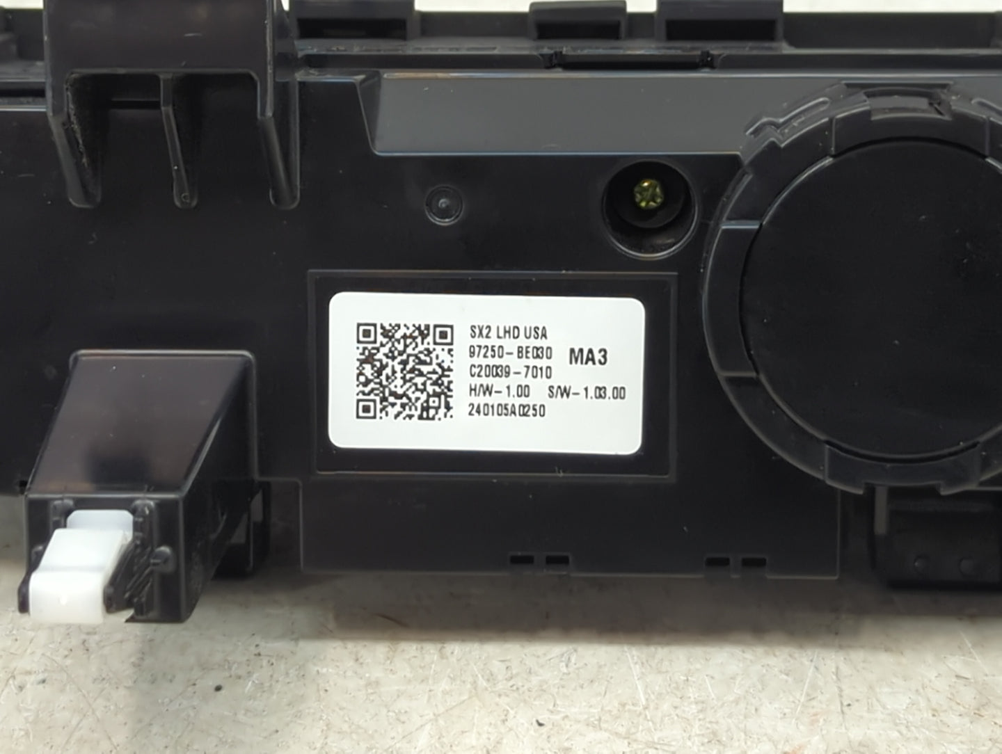 2024 Hyundai Kona Climate Control Module Temperature AC/Heater Replacement P/N:97250-BE030 C20039-7010 Fits OEM Used Auto Pa
