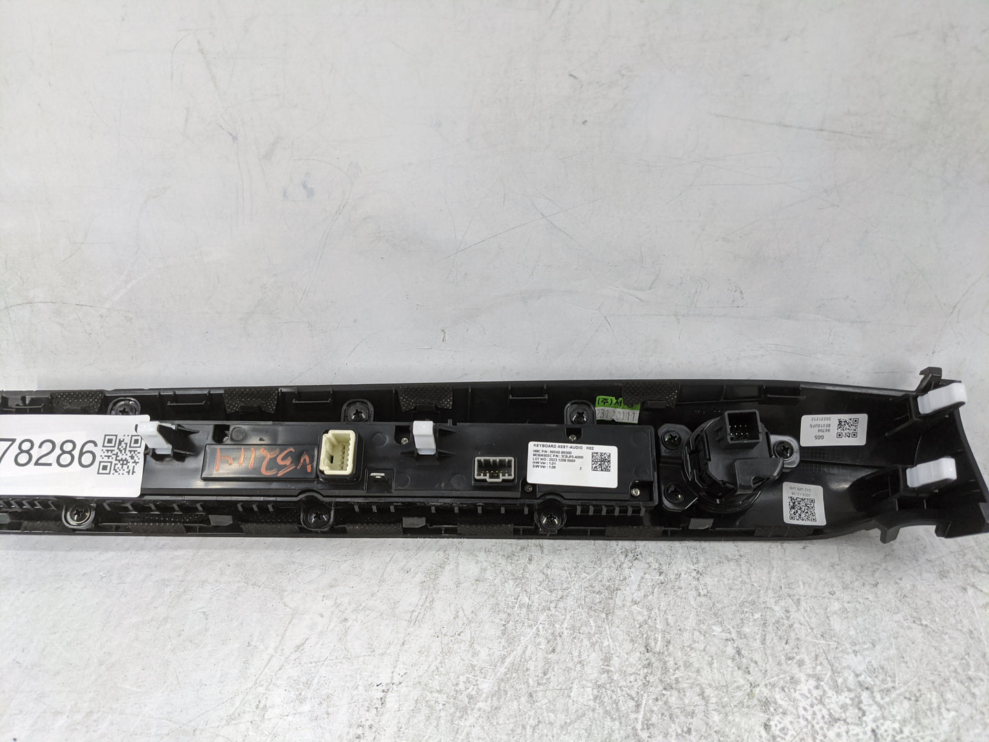 2024 Hyundai Kona Radio Control Panel Black - Oemusedautoparts1.com