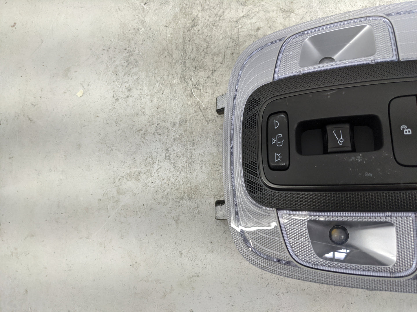 2024 Hyundai Kona Overhead Console W/rear Climate Control - Oemusedautoparts1.com