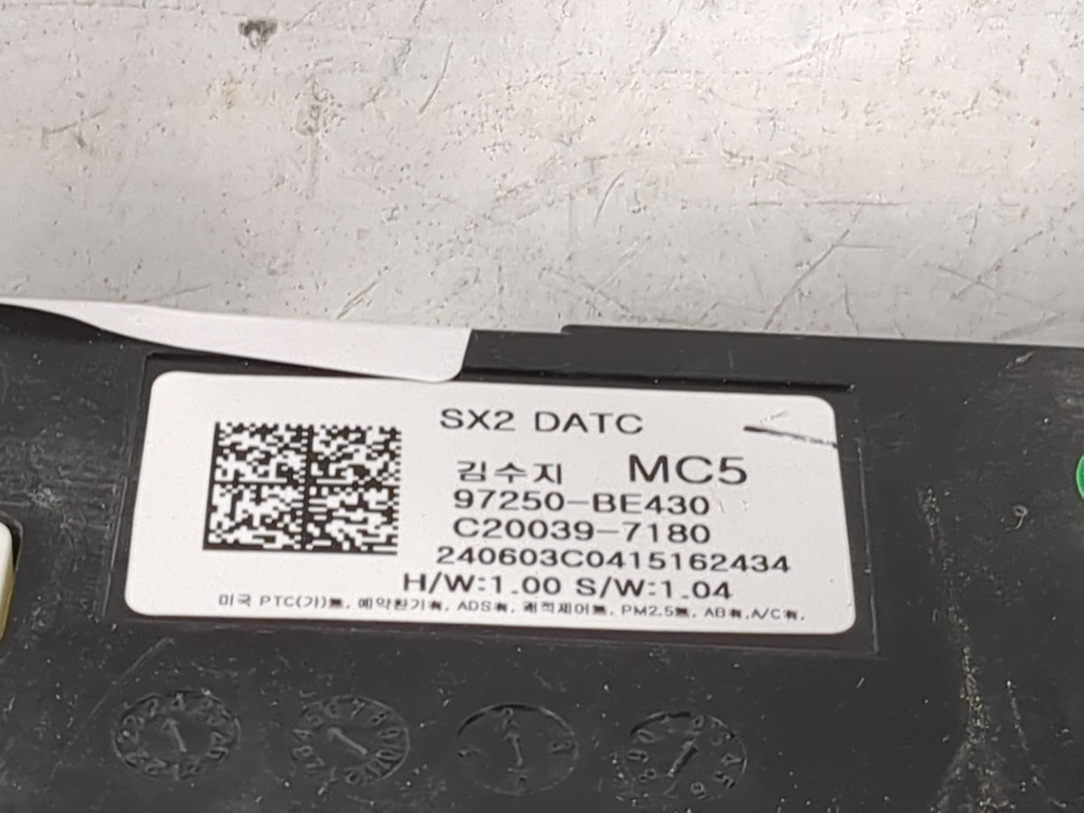 2024 Hyundai Kona Climate Control Module Temperature AC/Heater Replacement P/N:97250-BE430 C20039-7180 Fits OEM Used Auto Pa