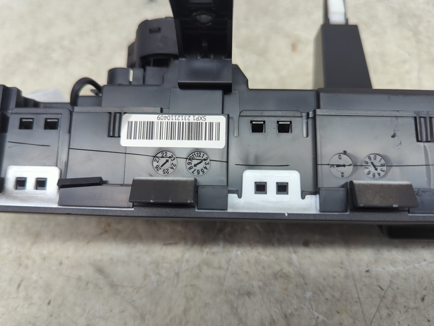 2024 Hyundai Kona Climate Control Module Temperature AC/Heater Replacement P/N:97250-BE530 C20039-7280 Fits OEM Used Auto Pa