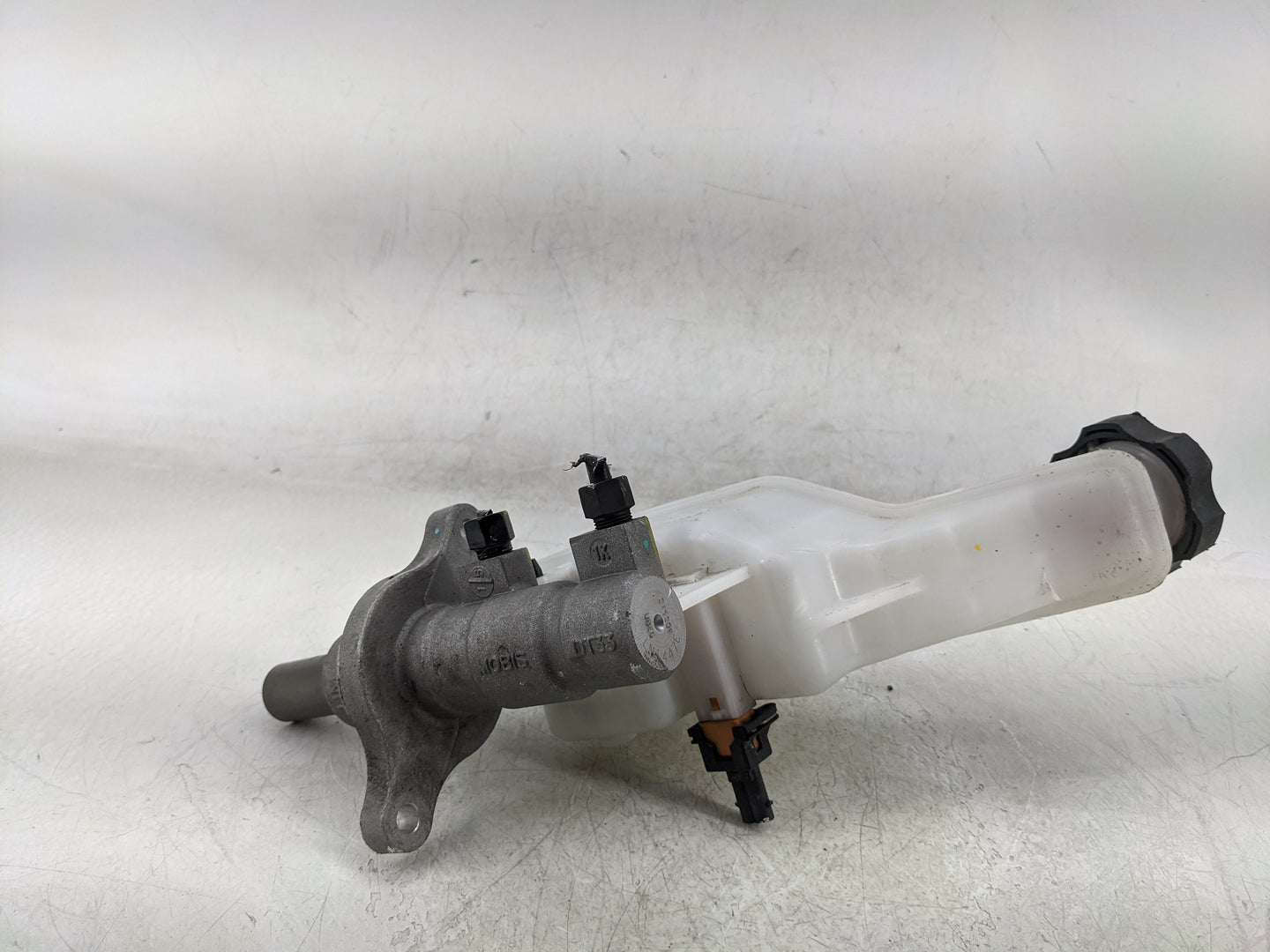 2020-2022 Hyundai Palisade Brake Master Cylinder - Oemusedautoparts1.com